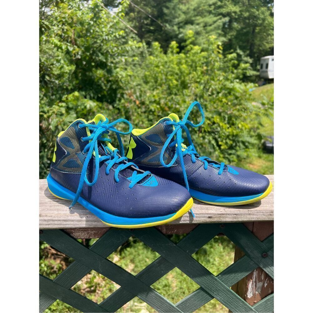 Under Armour Rocket Basketball Sneakers Sz 6Y